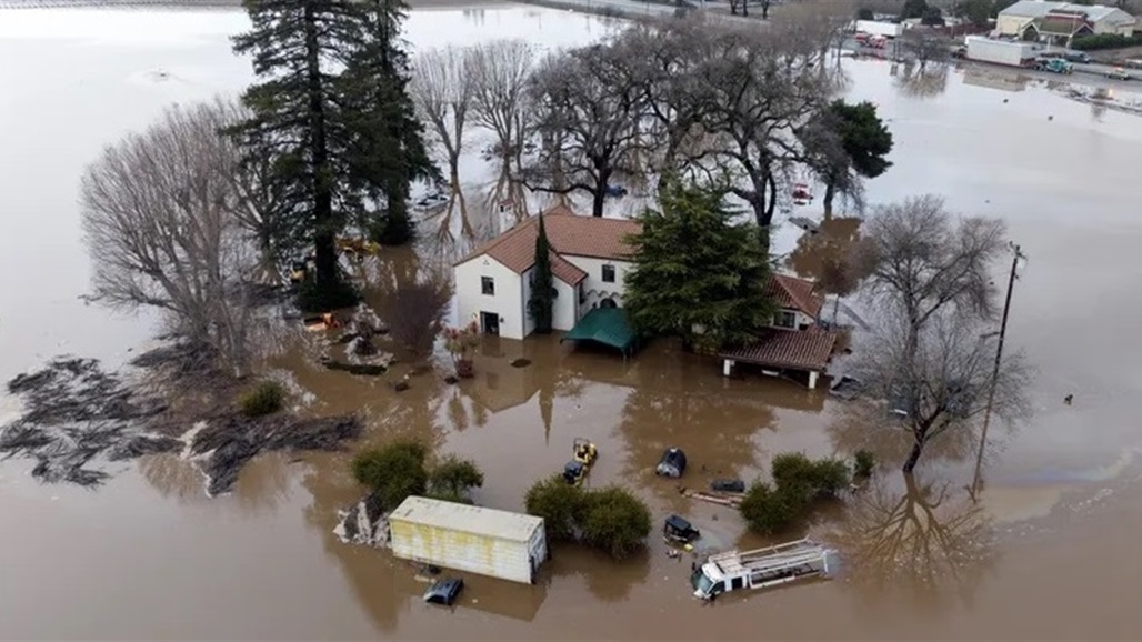 عواصف كاليفورنيا توقع قتلى وسط تحذيرات من الأسوأ