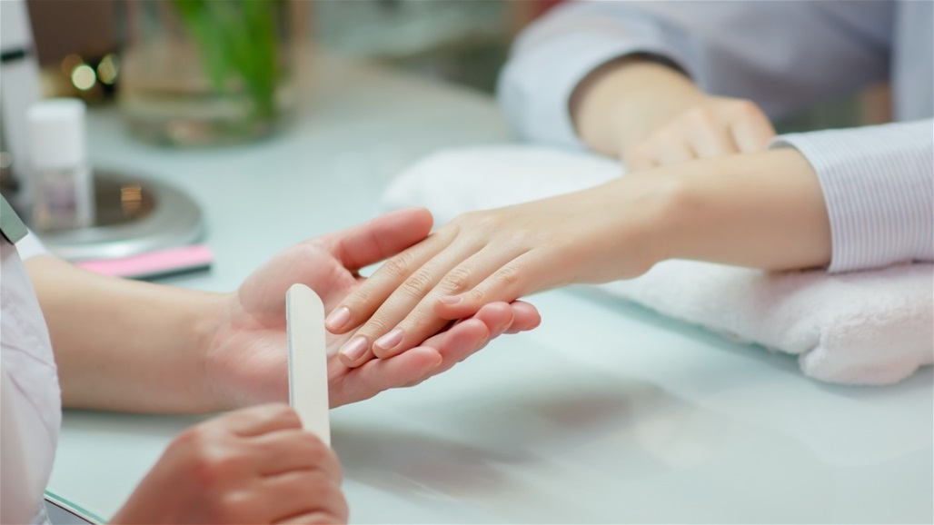 جلسة عناية بالأظافر تتحول لـ"كابوس" وتتسبب بإصابة أمريكية بالسرطان!