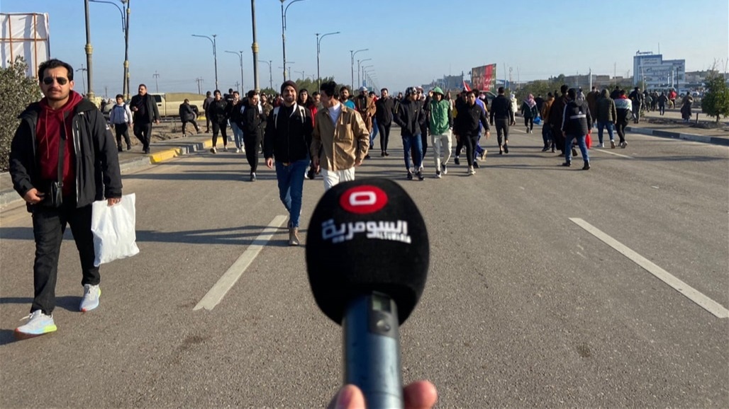 السومرية توثق لحظات توافد الجماهير العراقية الى &quot;جذع النخلة&quot;