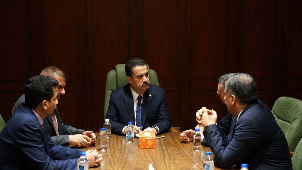 السوداني يصل البصرة ويعقد اجتماعاً عاجلاً مع عدد من الوزراء والمحافظ