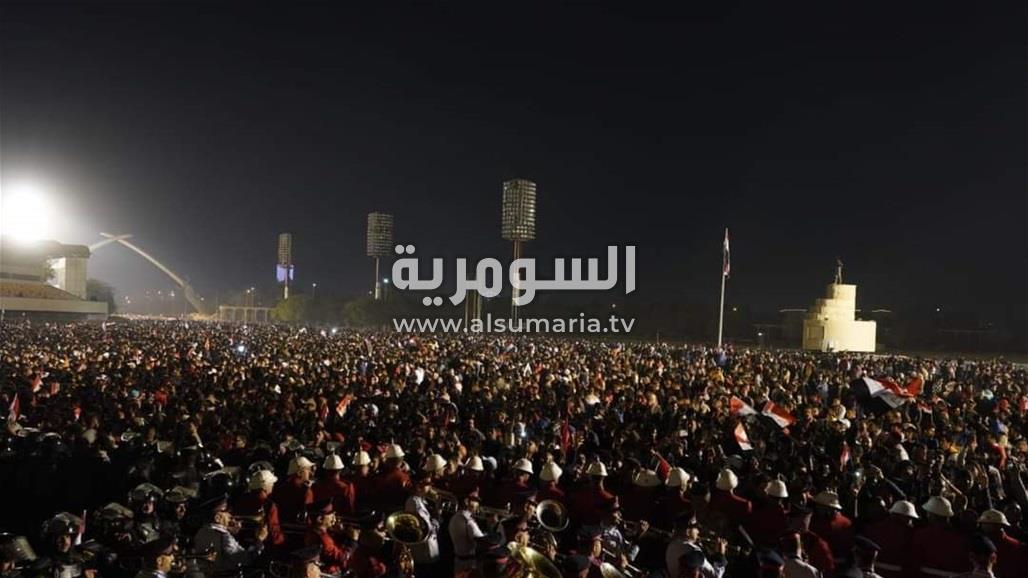 بالصور.. حضور جماهيري كبير في ساحة الاحتفالات