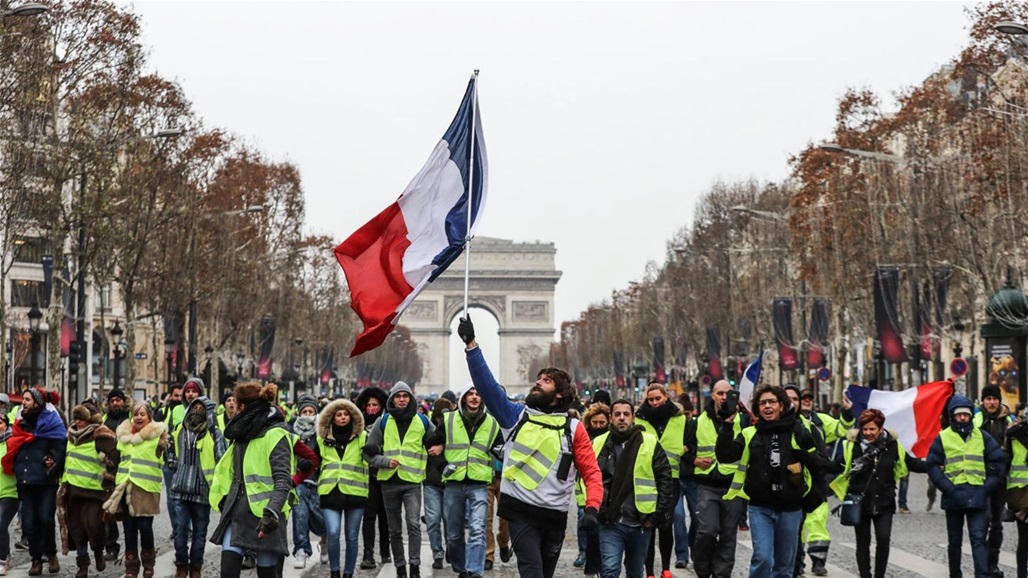 احتجاجات تُلاحق فرنسا.. غضب شعبي ضد نظام &quot;المعاشات&quot; 