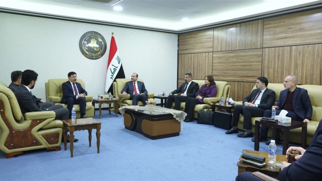 المالية النيابية تناقش مع محافظ البنك المركزي "أزمة" الدولار