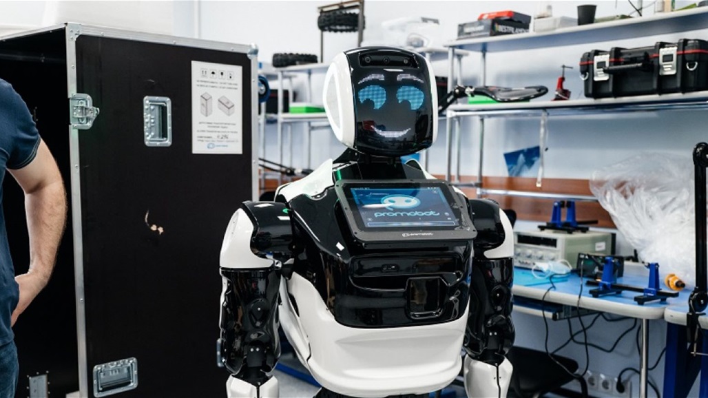 روبوت روسي يبدأ العمل بمدرسة هندية