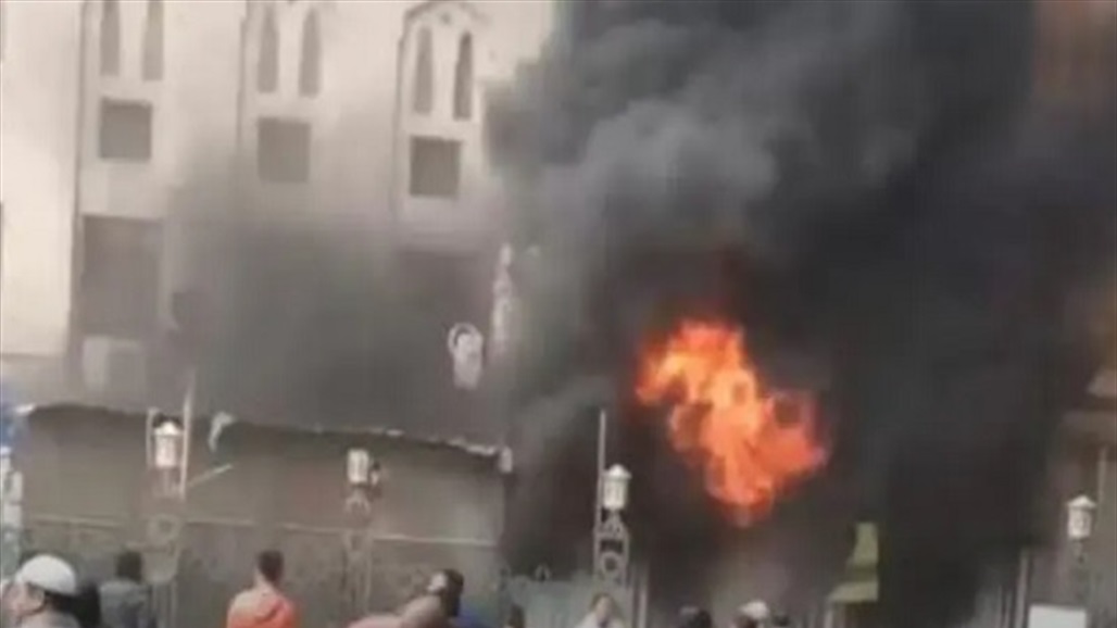 طبيب مصري يجري عملية ولادة وسط الحريق.. اليك التفاصيل