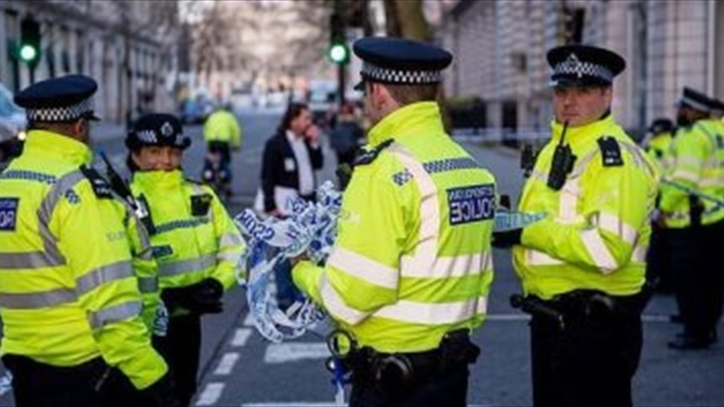 كاد يتسبب بتفجير نصف قريته.. رجل يزين منزله بقنابل يدوية حية