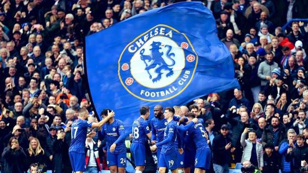 ما الحل؟.. "يويفا" يهدد البلوز بخرق القوانين المالية بعد جملة تعاقدات 