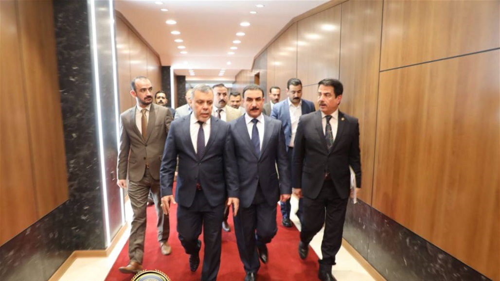 وزير التربية ومحافظ بغداد يبحثان ملف الابنية المدرسية والدوام الثلاثي