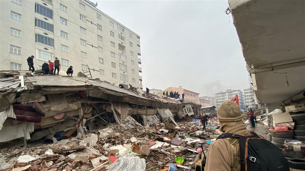 زلزال تركيا.. انقاذ رجل وابنه بعد أكثر من5 أيام تحت الأنقاض