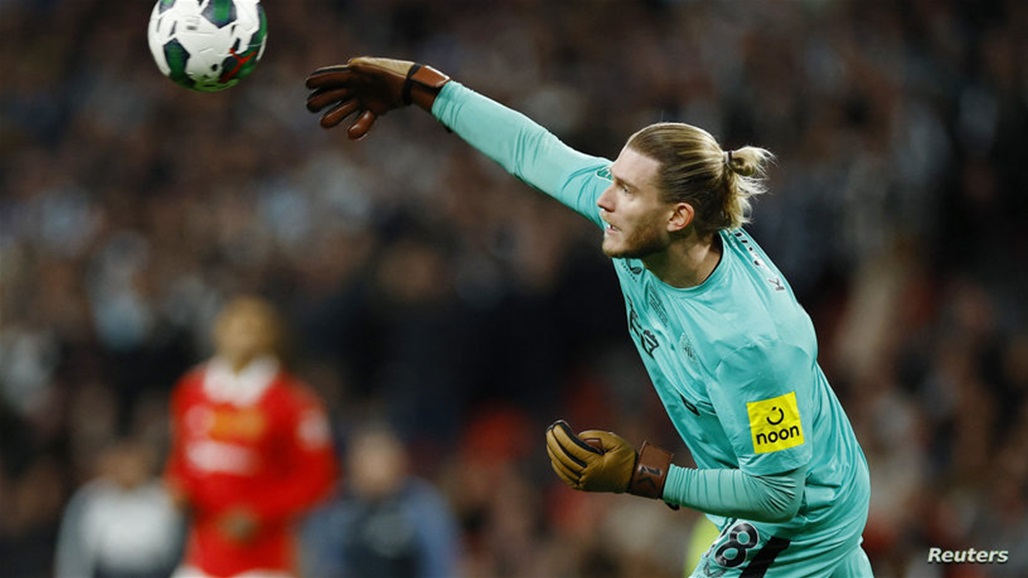 &quot;قفازات الحرب العالمية&quot; تضع حارس مرمى في موقف محرج