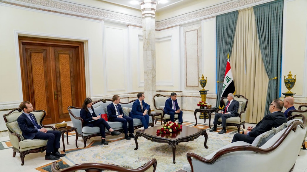 العراق يؤكد لبريطانيا دعم جهود إعادة سوريا إلى الجامعة العربية 