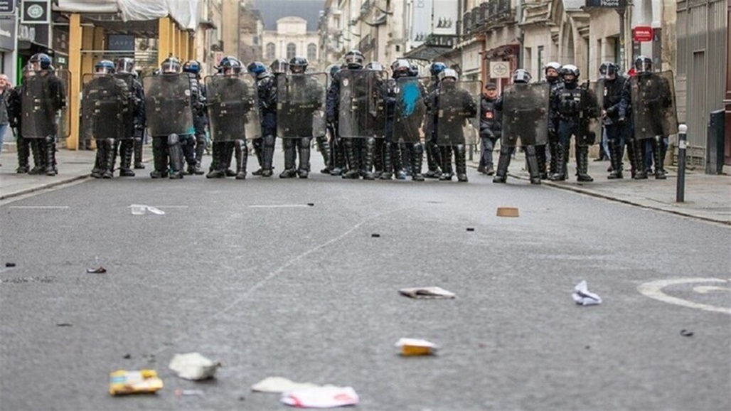 باريس.. صدامات عنيفة بين المحتجين والشرطة
