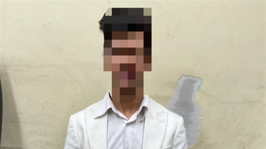 معبأة بمبالغ مالية .. الاطاحة بمتهم بحوزته بطاقات مصرفية معدة للتهريب