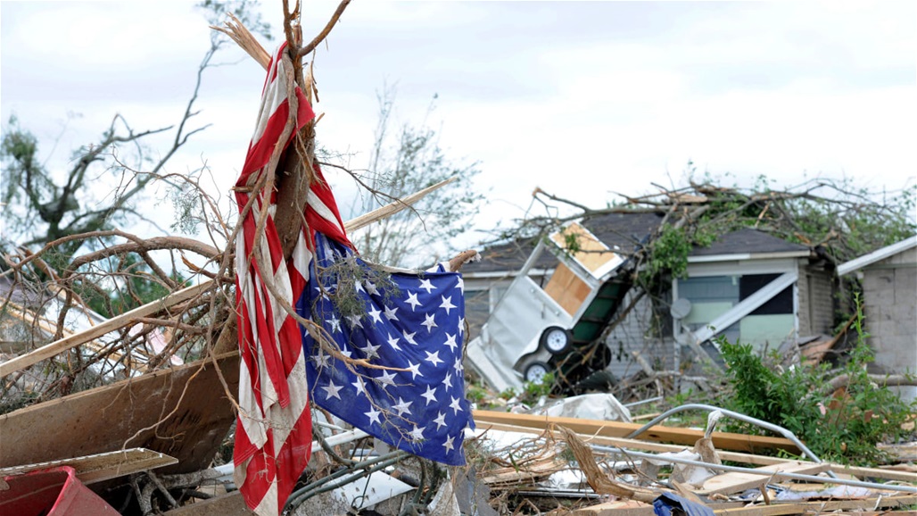 هدمت حتى المباني.. حصيلة جديدة بأعداد ضحايا العواصف "المدمرة" في أمريكا 