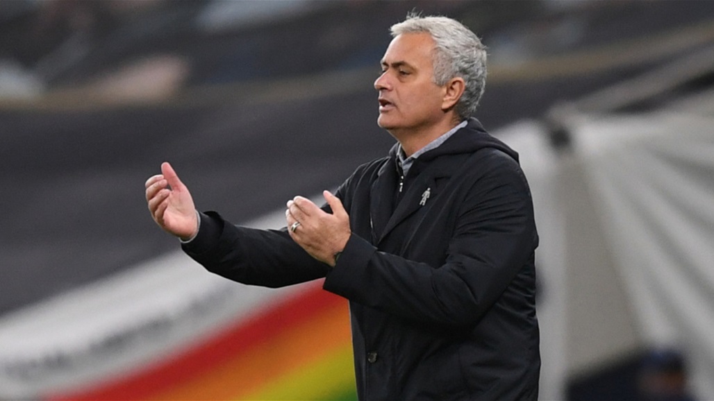 مورينيو يثير الجدل حول بقائه مع روما 