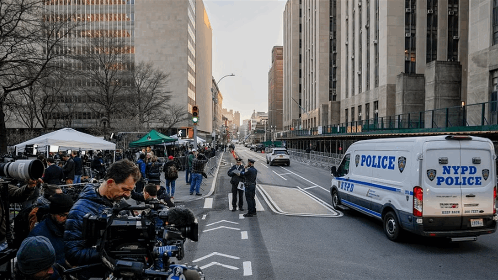 قبل مثوله للتحقيق.. أنصار ومعارضو ترامب يحتشدون أمام المحكمة 