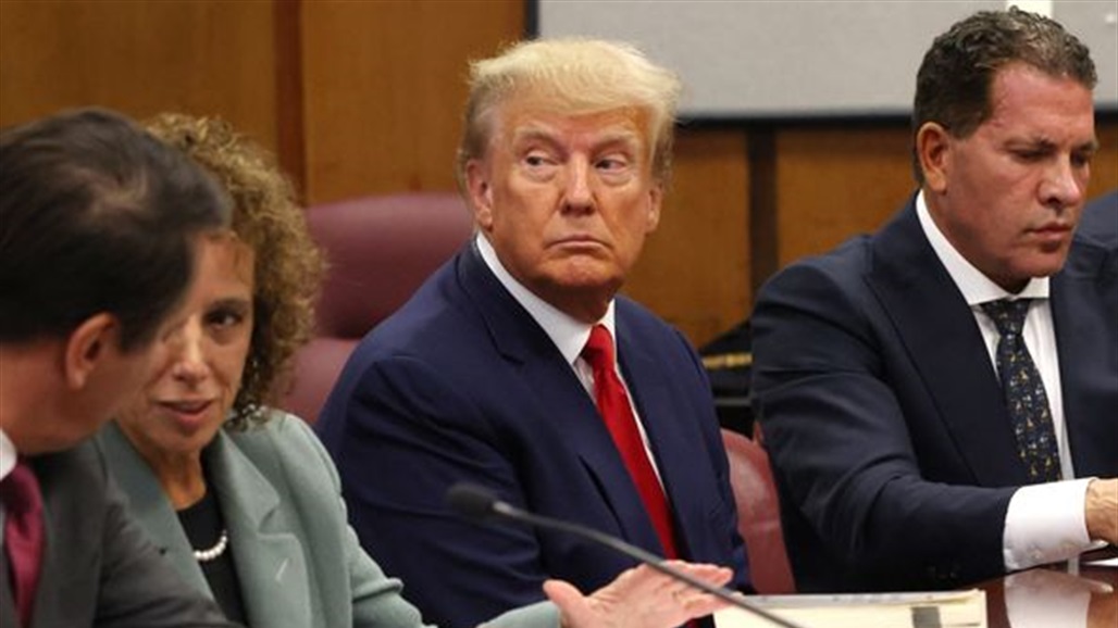 أول تعليق من ترامب في يوم المحاكمة