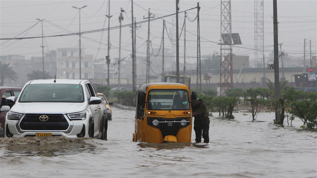 حصيلة موجة الامطار.. خروج طرق رئيسية عن الخدمة ووفيات صعقاً بالكهرباء 