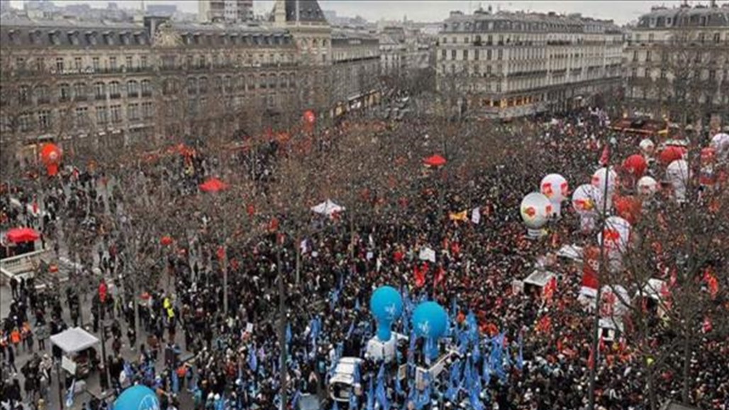 مئات الالاف يتظاهرون في باريس احتجاجا على قانون التقاعد