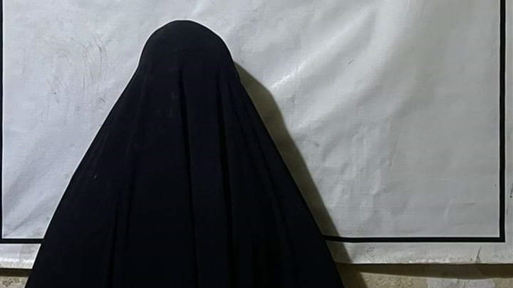 الاطاحة بامرأة تمتهن السرقة داخل المولات التجارية في النجف 