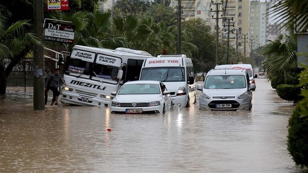 سيول قوية تجتاح مدينة تركية