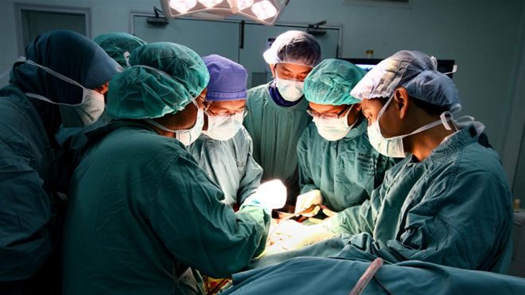 استخراج مقص جراحي منسي في بطن سيدة منذ 6 أعوام في مصر