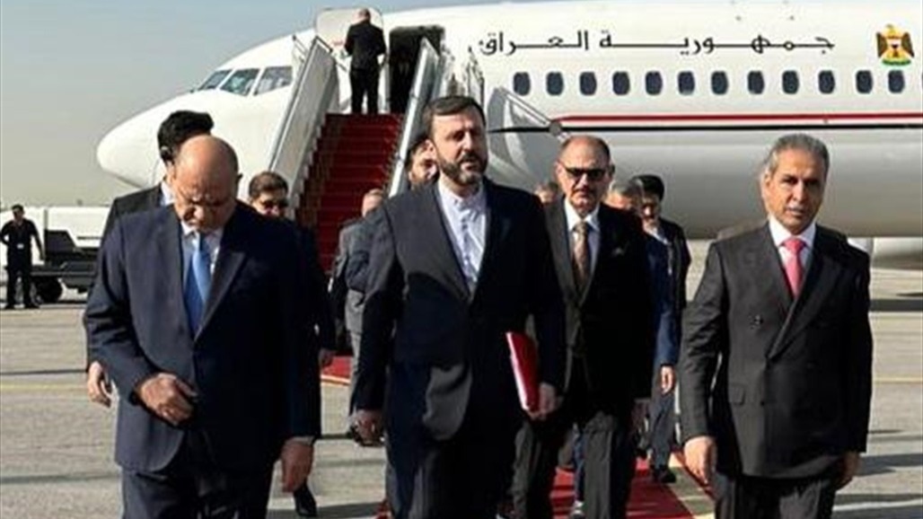 تلبية لدعوة رسمية.. رئيس مجلس القضاء الأعلى يصل طهران