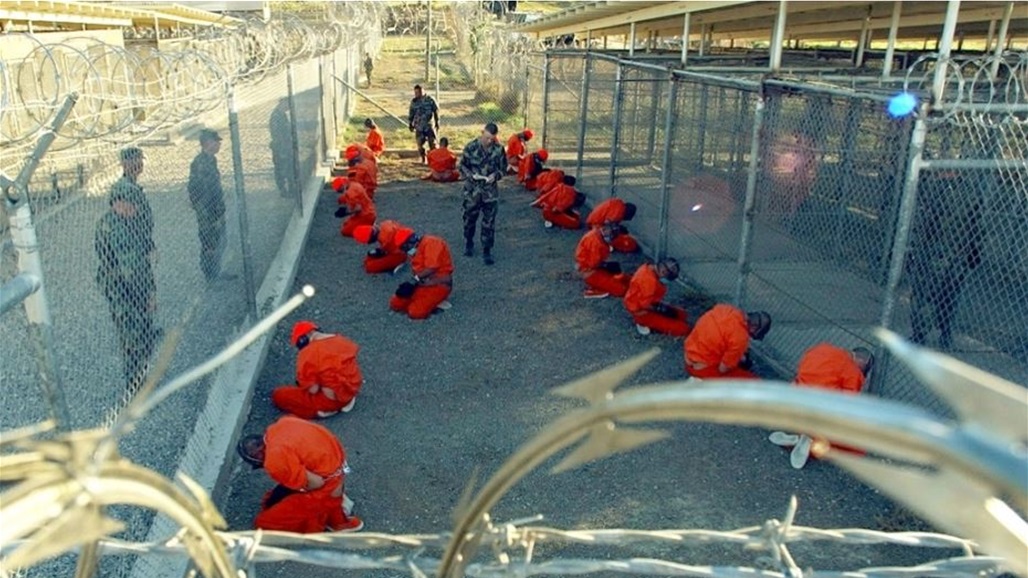 "همجية هذا العصر".. رسومات تفضح أساليب تعذيب "بشعة" بسجن غوانتانامو الامريكي