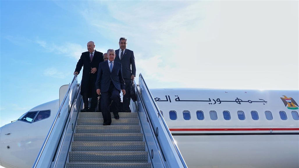 بيان رسمي يوضح حقيقة سقوط رئيس الجمهورية على درج الطائرة