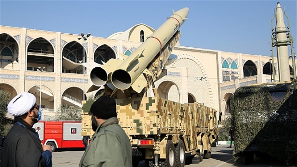 إيران تكشف لأول مرة عن صاروخها الباليستي: يصعب استهدافه
