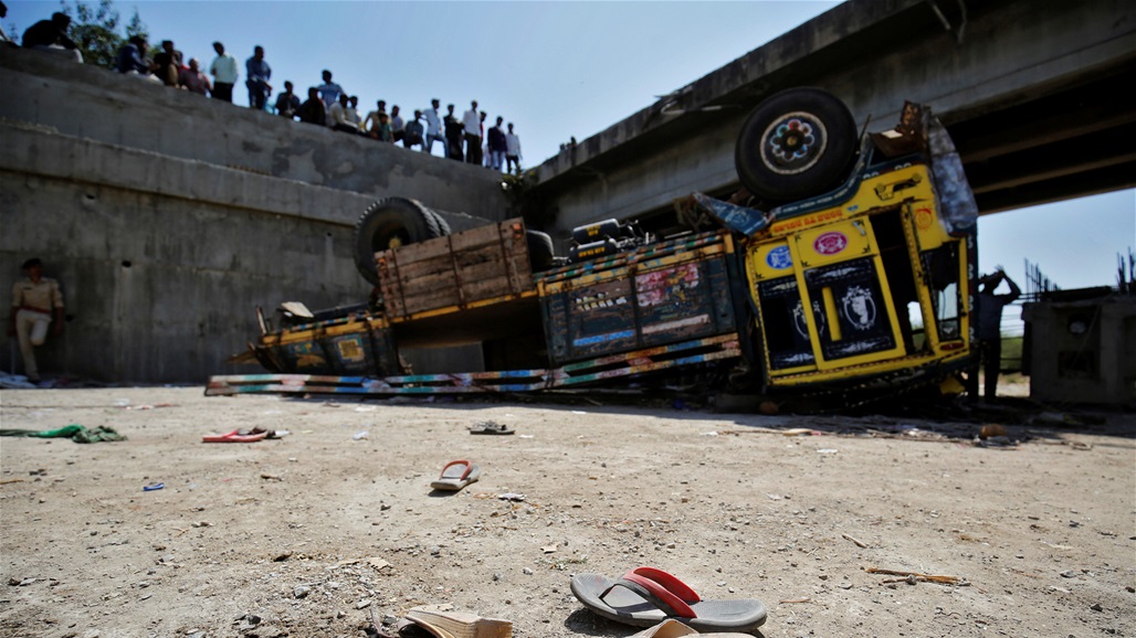 مصرع وإصابة 67 شخصاً إثر سقوط حافلة في الهند