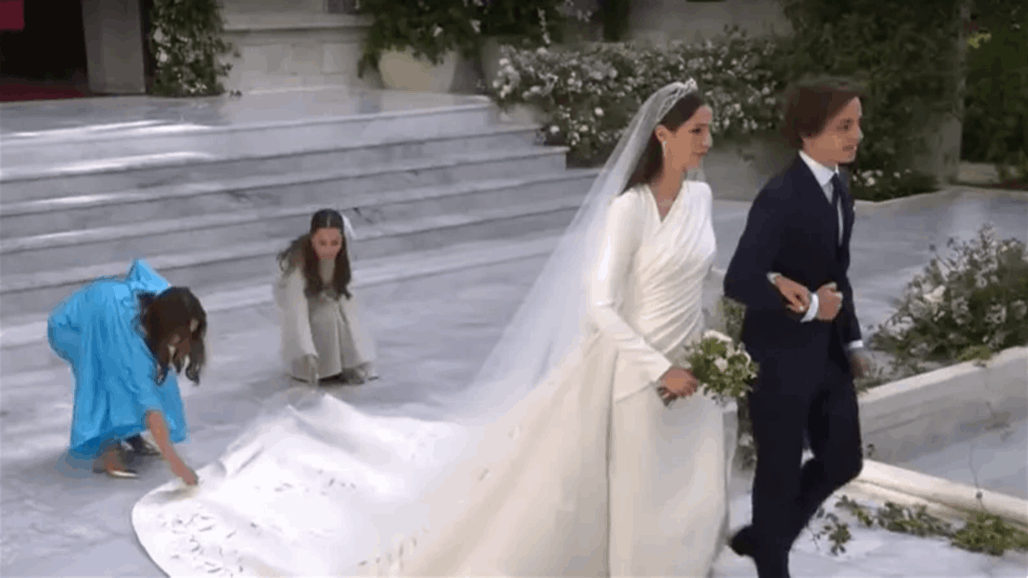 بينها تصرف شقيقتي الأمير الحسين.. مواقف "لافتة" في عقد قران ولي العهد الأردني (صور)  