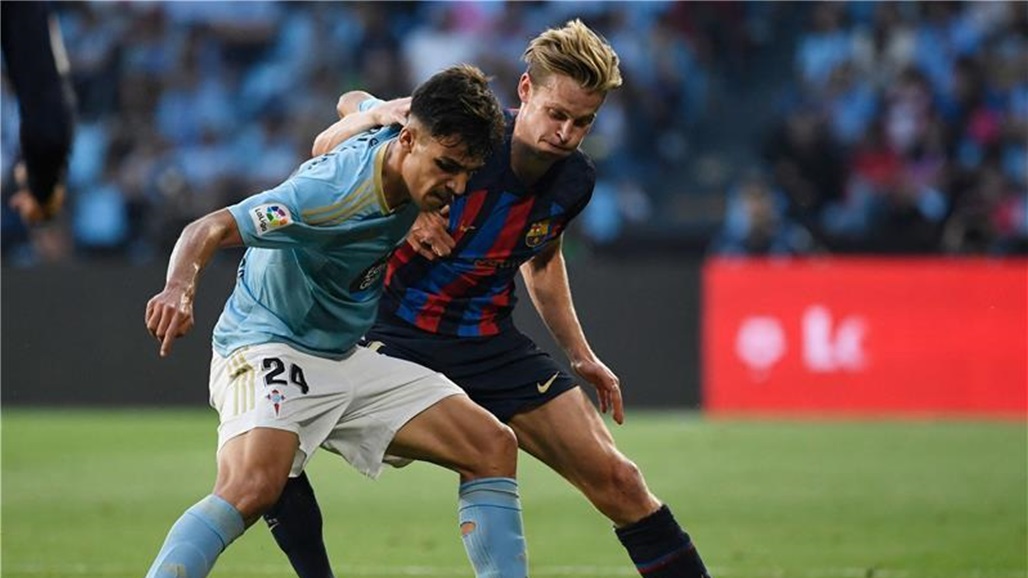 دي يونج يثير الجدل بشأن مستقبله مع برشلونة 