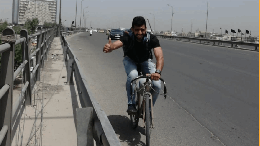 طالب عراقي يقطع أكثر من 40 كيلومتر يومياً بالدراجة الهوائية.. هذه قصته (صور)  