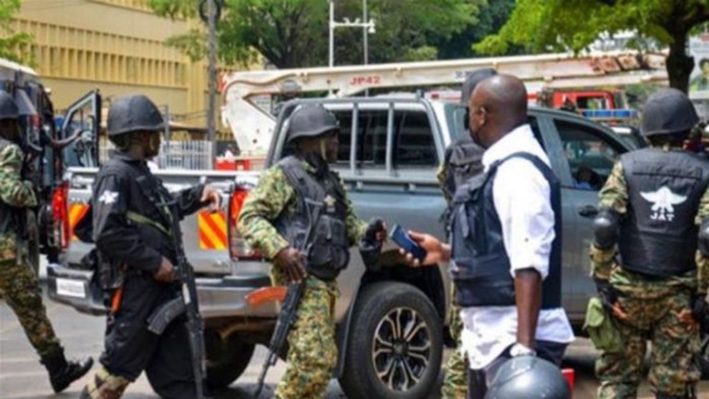 "مجزرة المدرسة".. أوغندا تلاحق المرتكبين وتوقف 20 مشتبها به