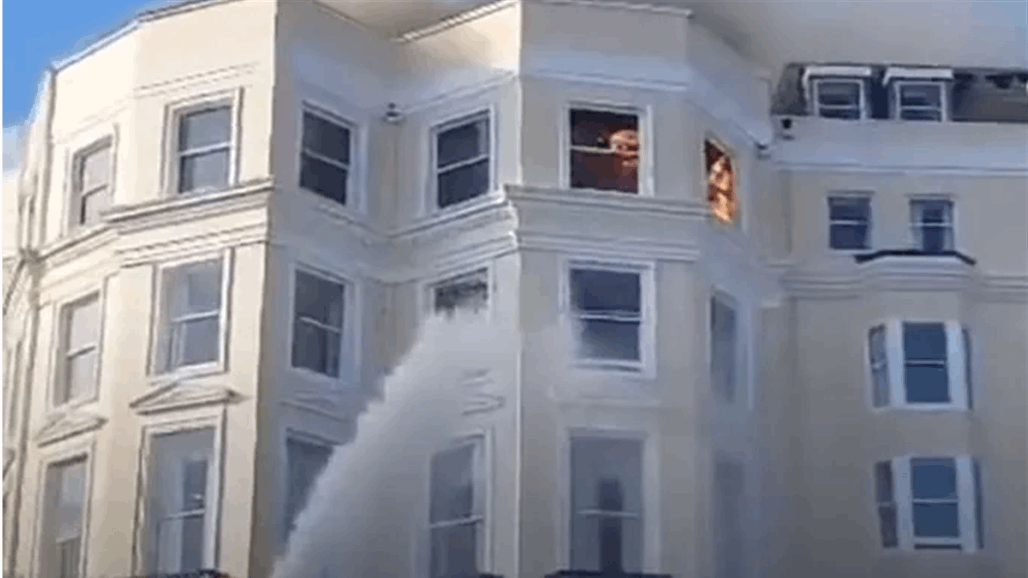 حريق بفندق عمره 200 عام في بريطانيا (فيديو)