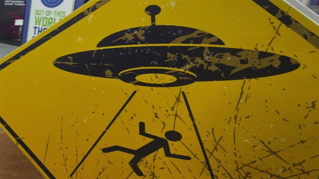 "الكائنات الفضائية" تُثير الجدل بأمريكا.. ضباط يروون الوقائع والحكومة تخفي الحقائق