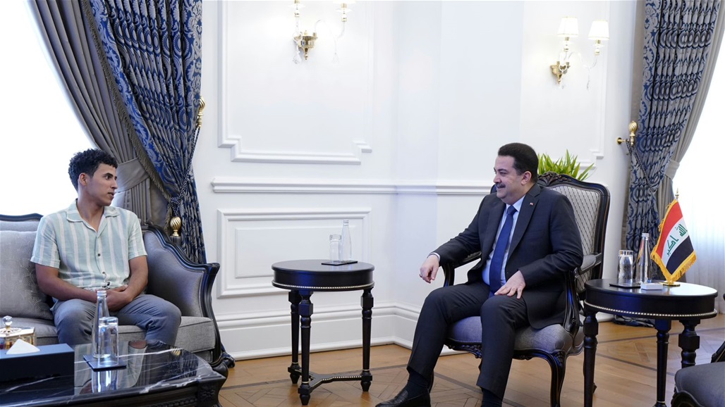 السوداني يكرم عامل بناء أنقذ العشرات من المواطنين من حادثة حريق بالنجف