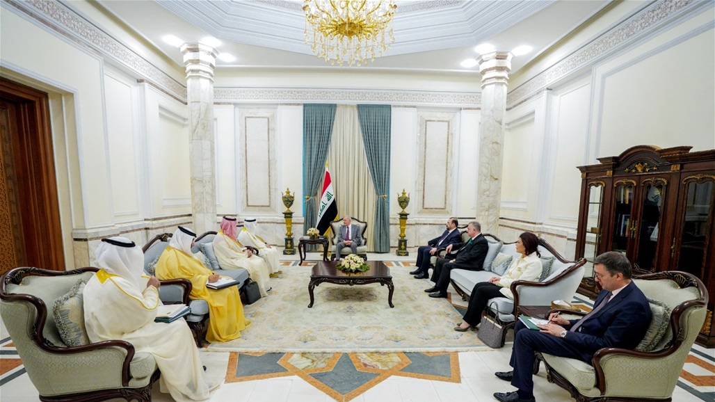 رشيد يلتقي أمين "التعاون الخليجي" ويؤكد على تنشيط الاقتصاد بين دول المنطقة