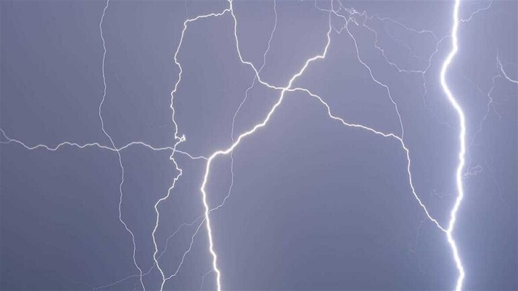 بعد موجة حر.. عواصف رعدية تضرب دولة أوروبية