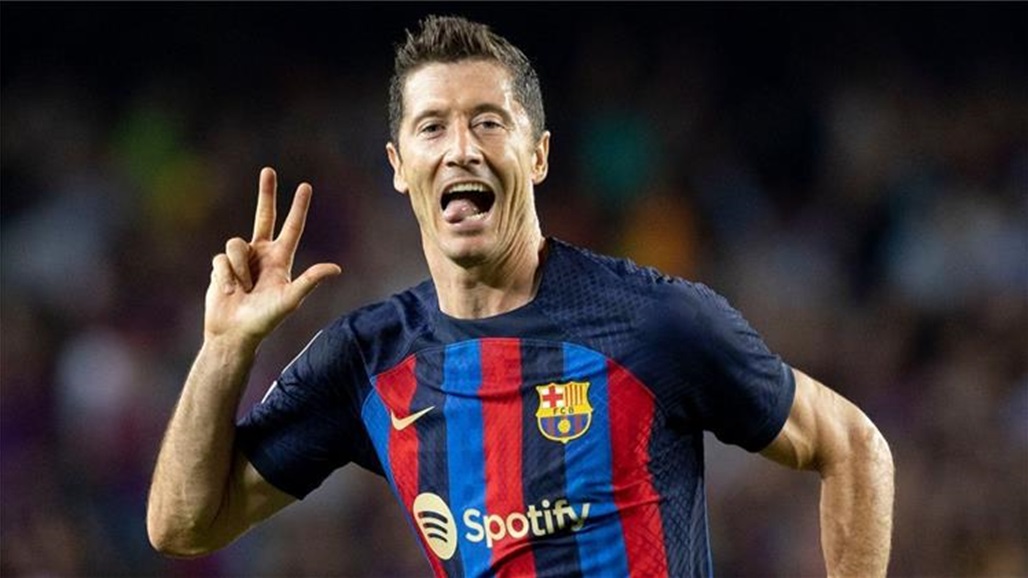 ناد سعودي يقدم عرضا مغريا لضم مهاجم برشلونة ليفاندوفسكي