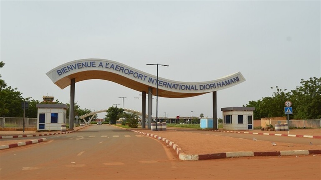 محكمة النيجر تقرر طرد السفير الفرنسي وتجريده من امتيازاته 