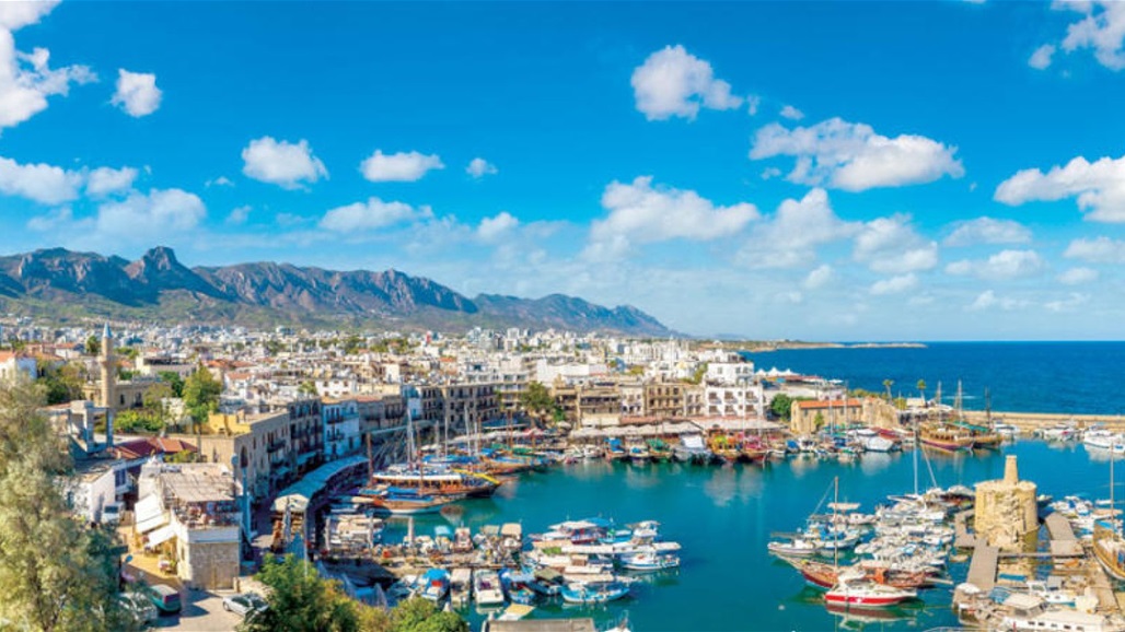 مقسمة منذ 50 عاما.. قبرص تدعو إلى تسوية لإعادة توحيد الجزيرة 