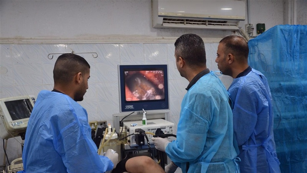 ديالى.. شاب يبتلع "هاتف" وفريق طبي ينجح باستخراجه (صور)