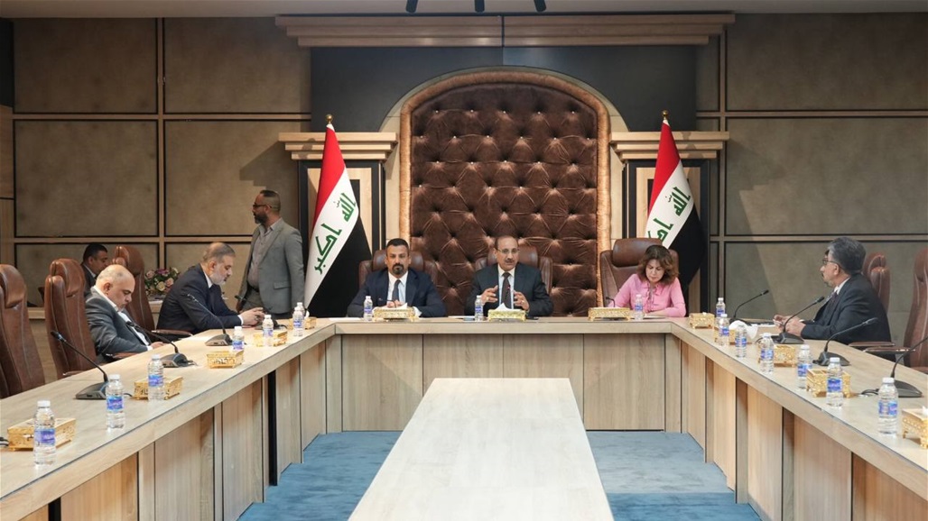 اللجنة المالية تجتمع.. مناقشة تقرير يخص البنك المركزي والمصارف الاهلية (صور) 