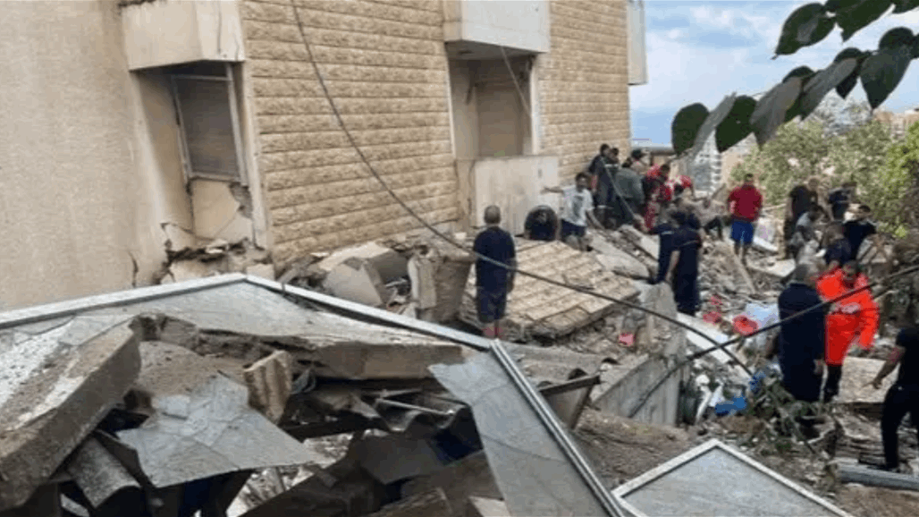 بسبب السيول.. انهيار مبنى شرقي بيروت وانباء عن ضحايا
