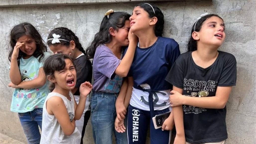 أطفال غزة يكتبون أسماءهم على أيديهم للتعرف عليهم بعد القصف!