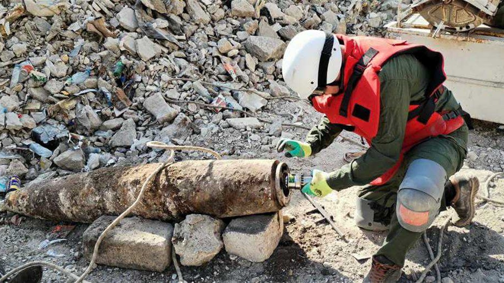 تزن 500 رطل وتعود لـ"داعش".. المباشرة برفع قنبلة طائرة في نينوى (صور)