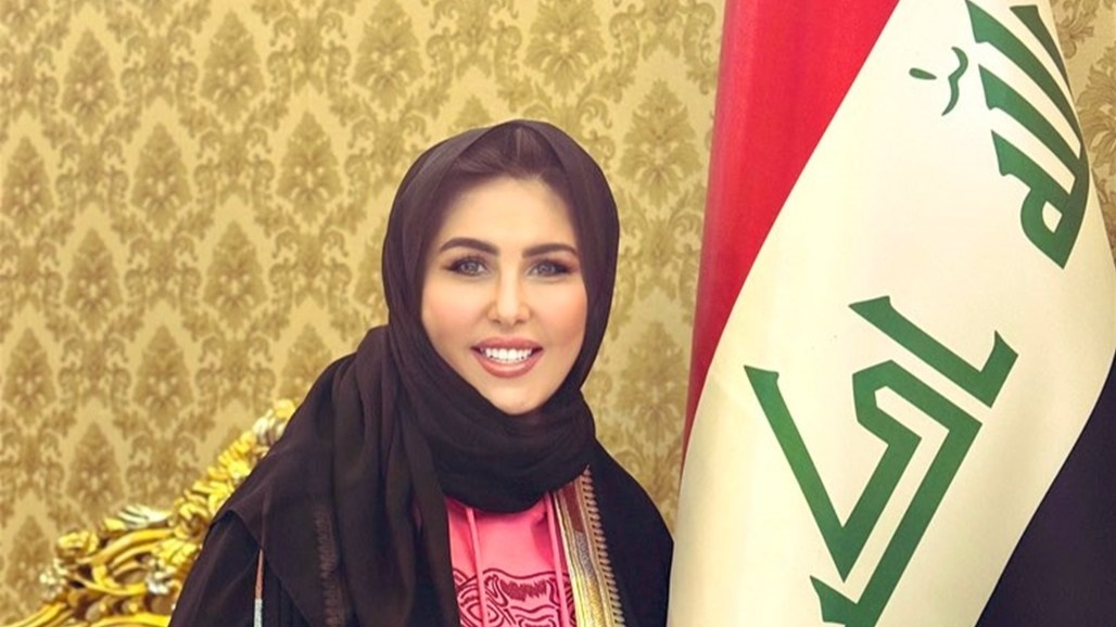 فجر السعيد في النجف رغم الدعوى القضائية لمنعها من الدخول وغضب العراقيين (صورة) 