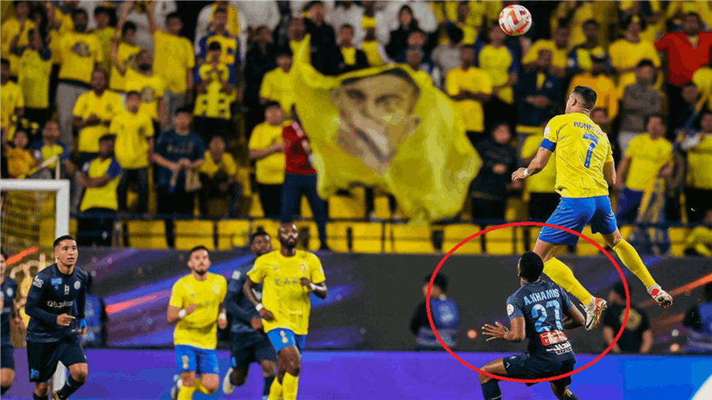 تخاذل ام انبهار.. لاعب الاخدود يكشف ما حصل عند ارتقاء رونالدو التاريخي (فيديو)
